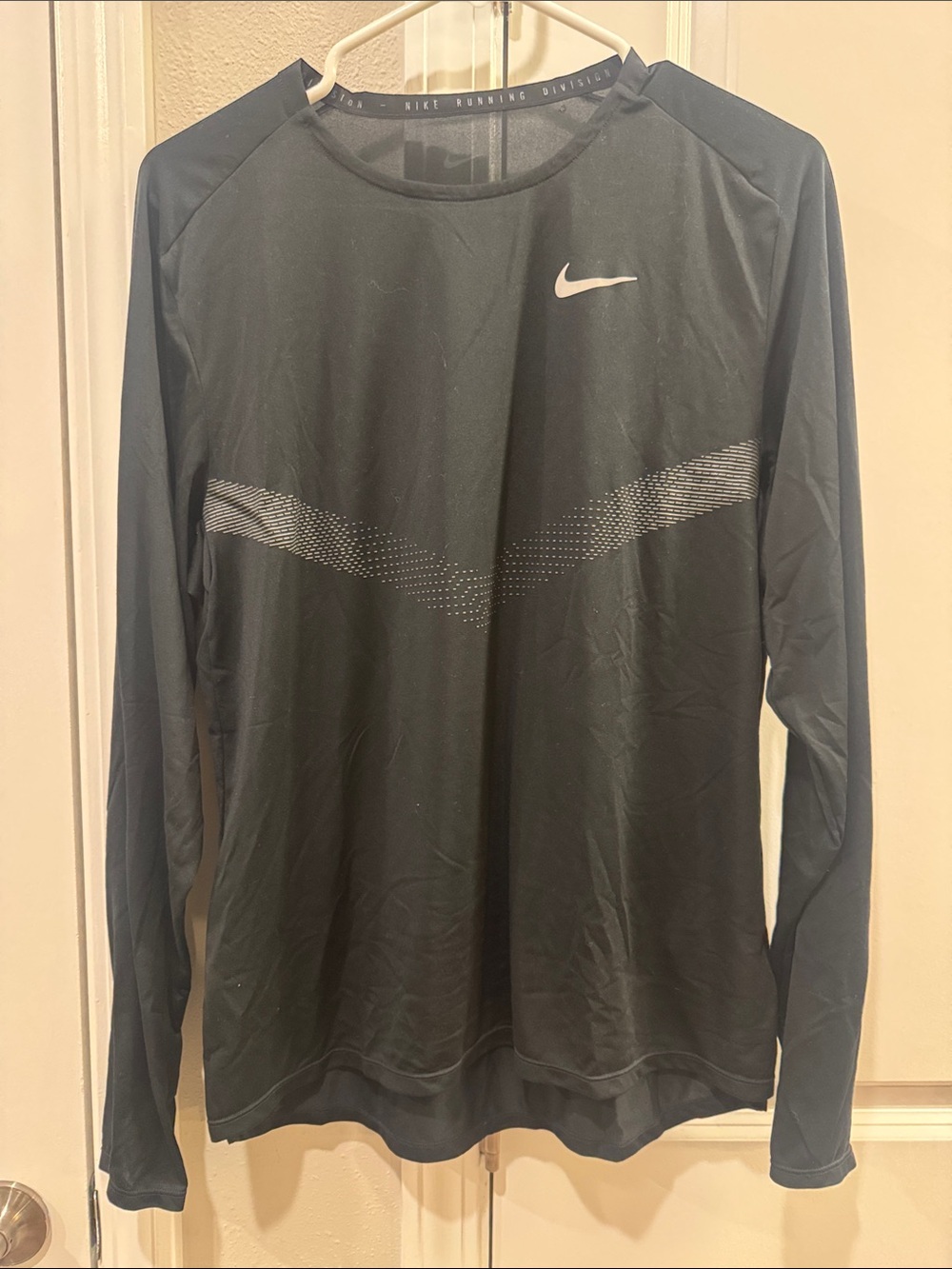 Nike Men's Running Black Long-Sleeve Performance Tee with Reflective Swoosh